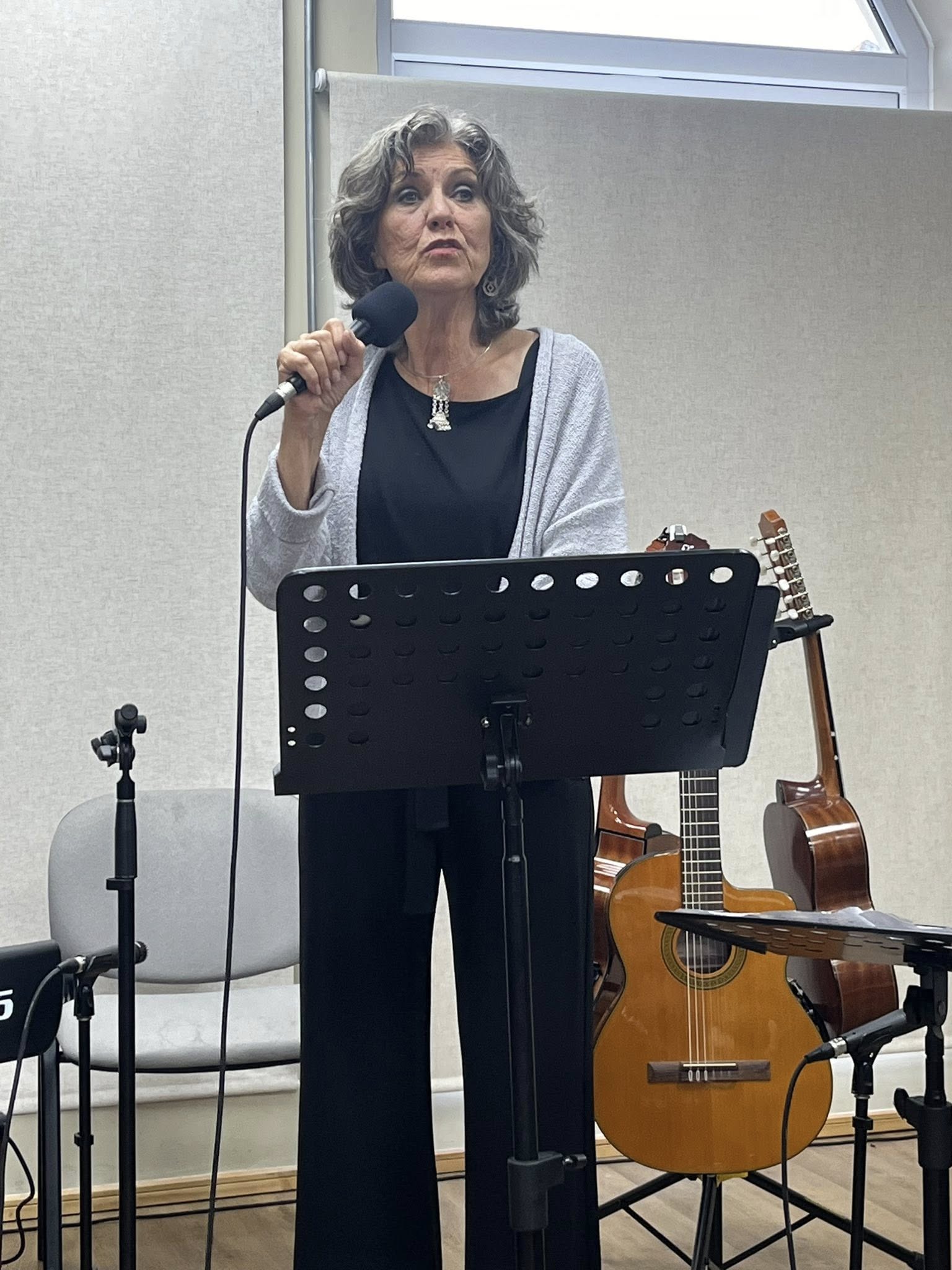 La Casa Creciente Presenta - Patricio Wang: Ciclo mistraliano y otras canciones