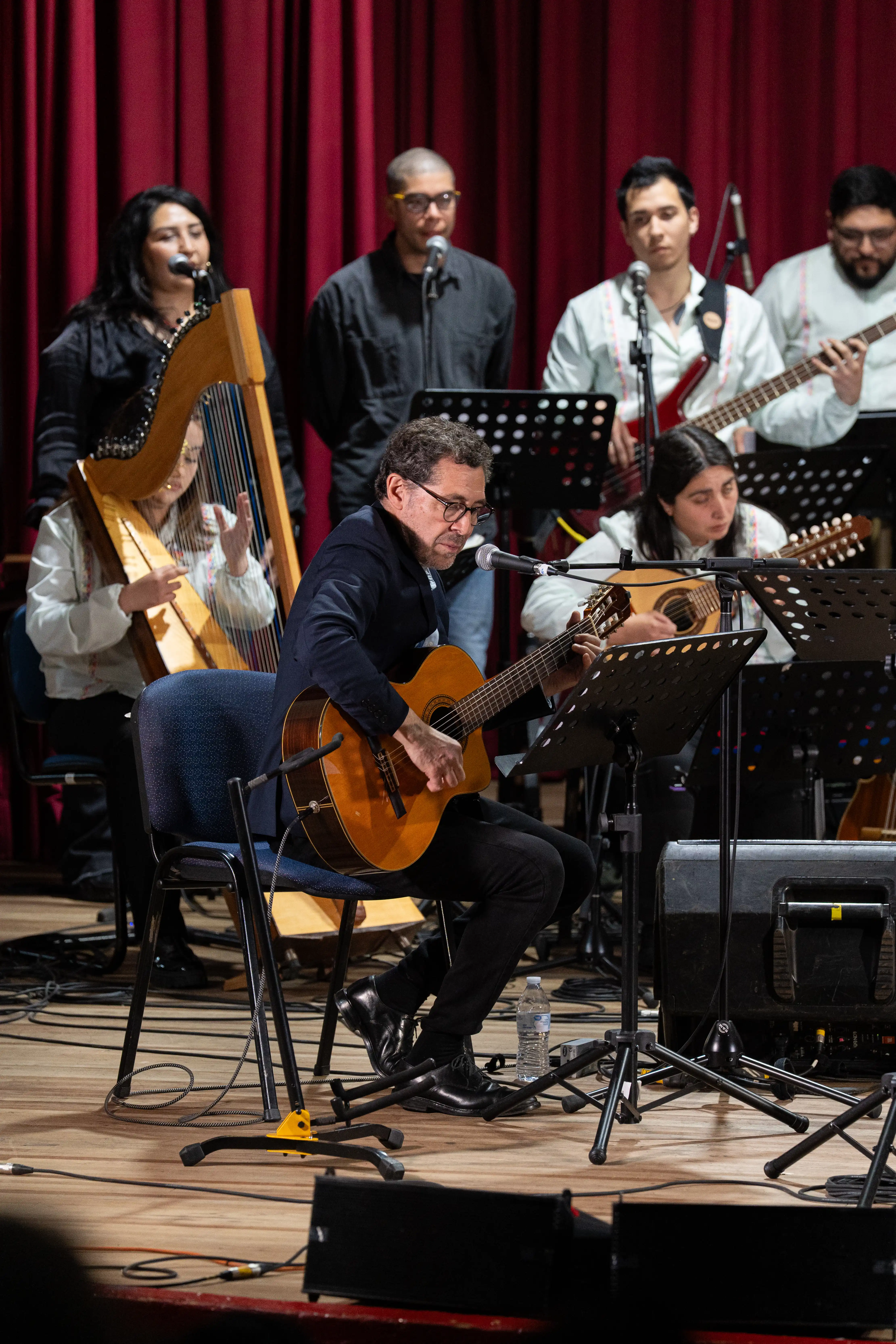 Patricio Wang & Winanda van Vliet junto a la Orquesta de las Américas
