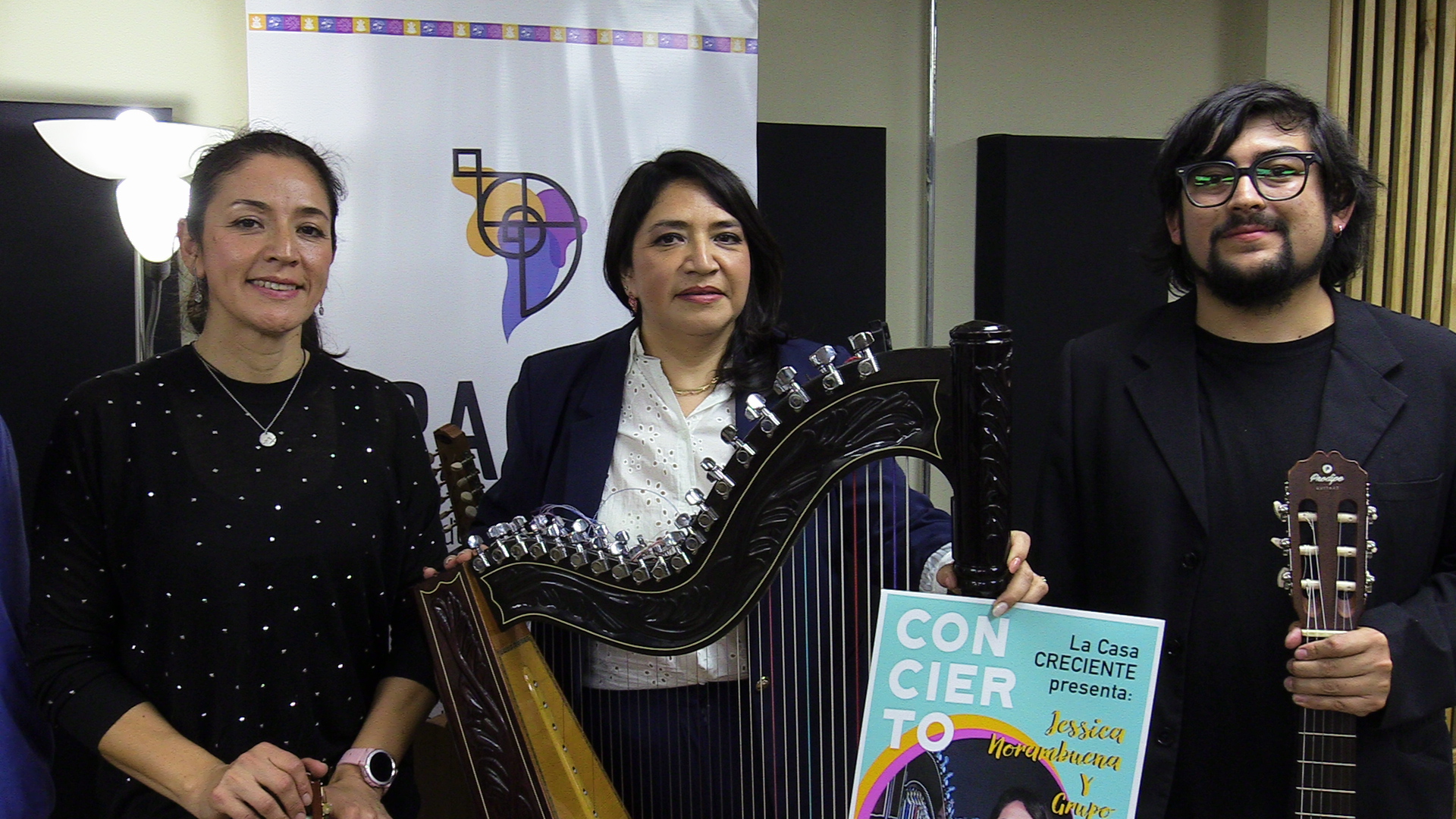 Jessica Norambuena y grupo en 'La Casa Presenta'