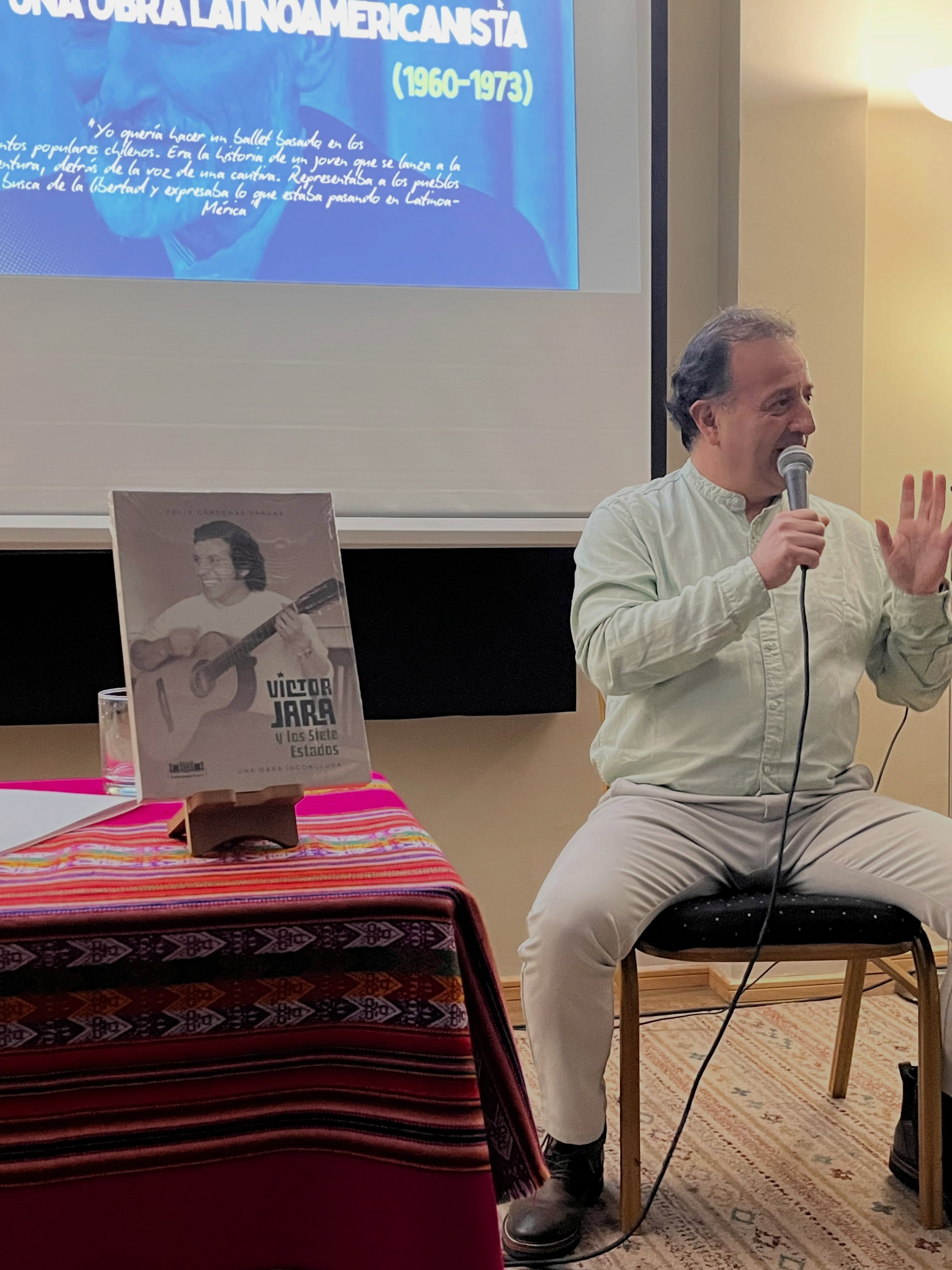 Lanzamiento del libro “Víctor Jara y los Siete Estados: Una obra inconclusa” del autor Félix Cárdenas Vargas.