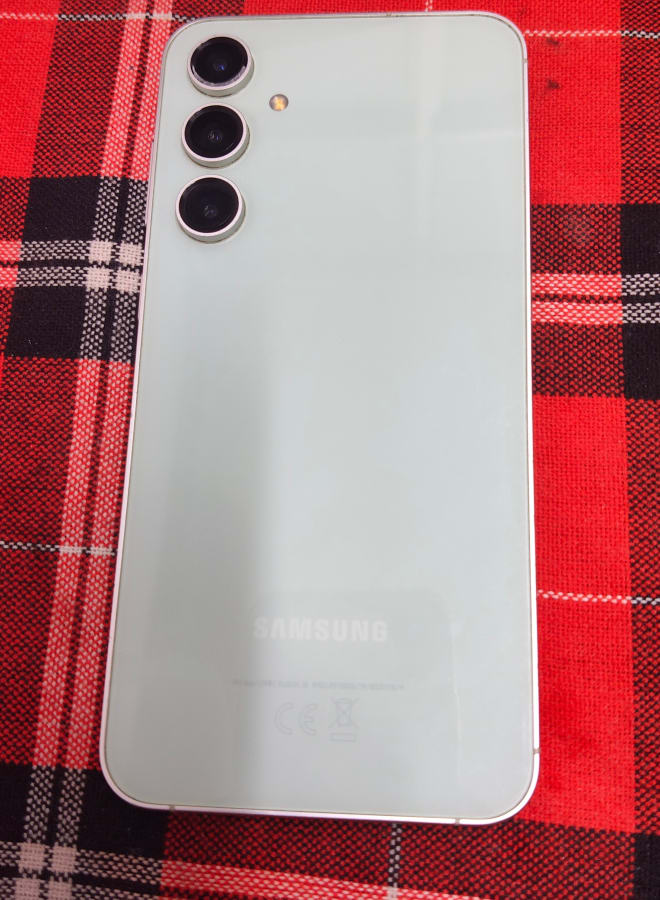 Samsung Galaxy S23 FE 8GB/128GB Silver, Like New, Mombasa