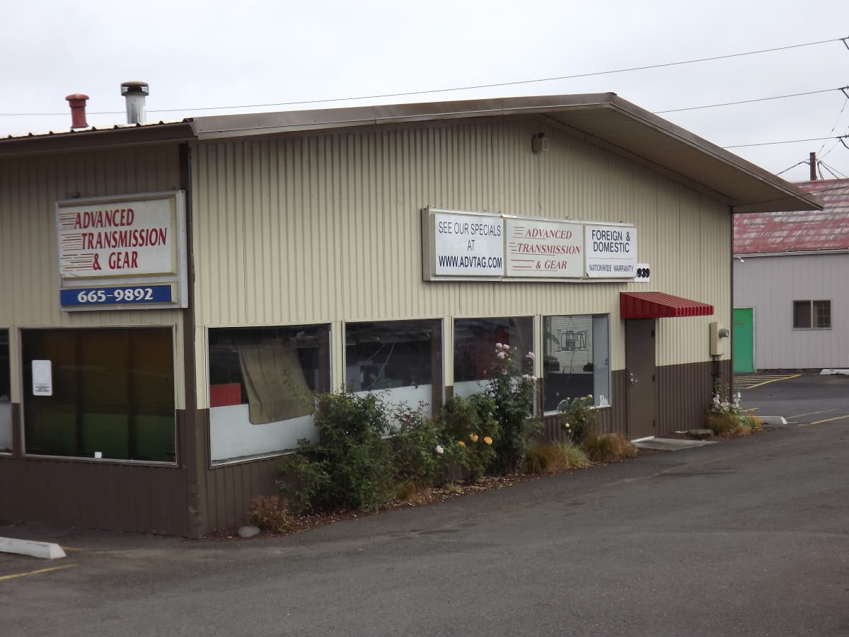 199th & Burnside Commercial Exterior Repaint Gallery Image