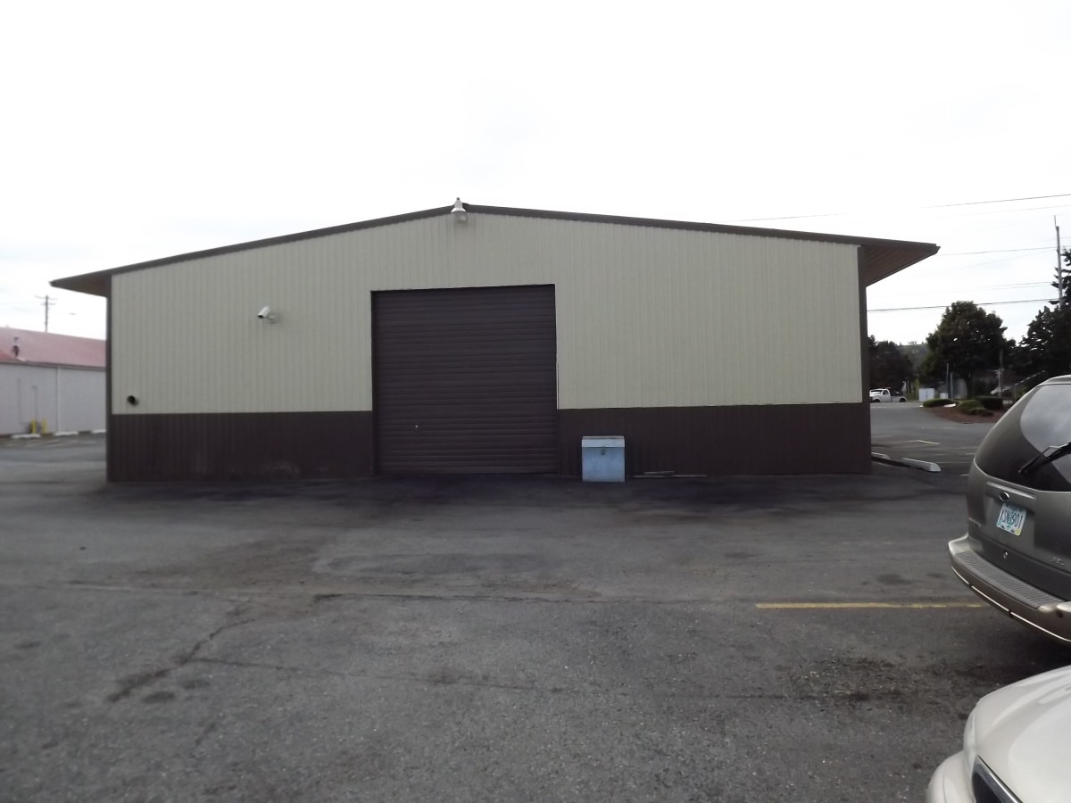 199th & Burnside Commercial Exterior Repaint Gallery Image