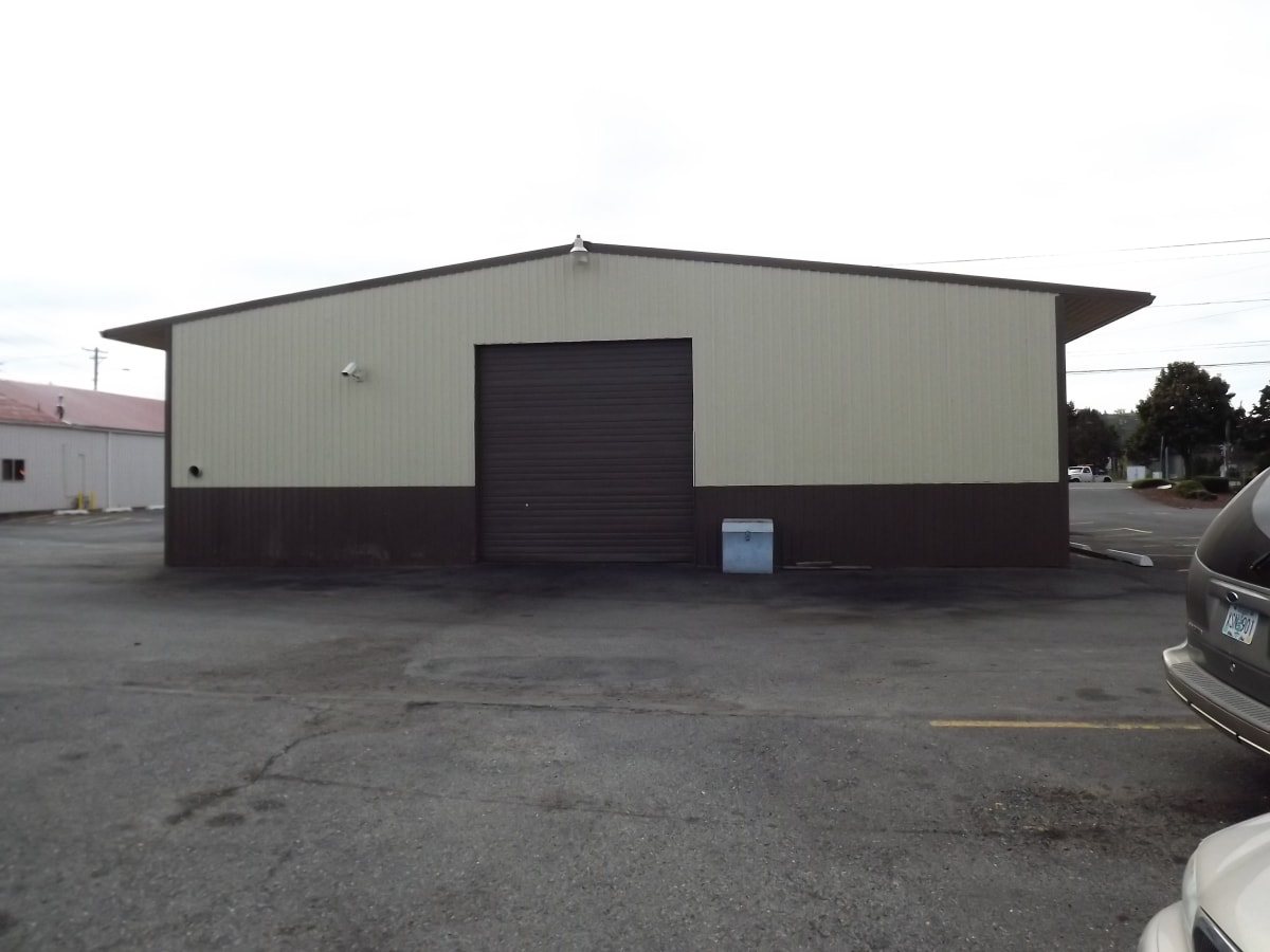 199th & Burnside Commercial Exterior Repaint Gallery Image