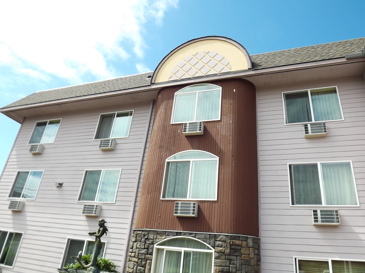 PALACE INN BEFORE PICS Gallery Image