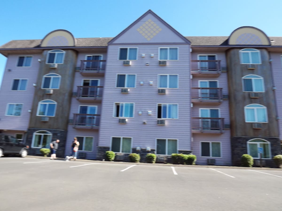 PALACE INN BEFORE PICS Gallery Image