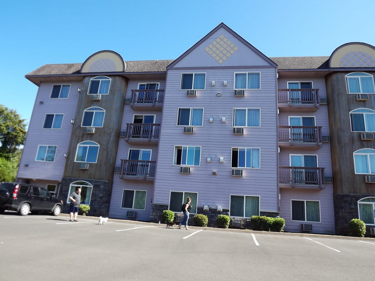 PALACE INN BEFORE PICS Gallery Image