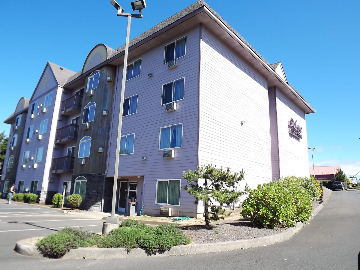 PALACE INN BEFORE PICS Gallery Image