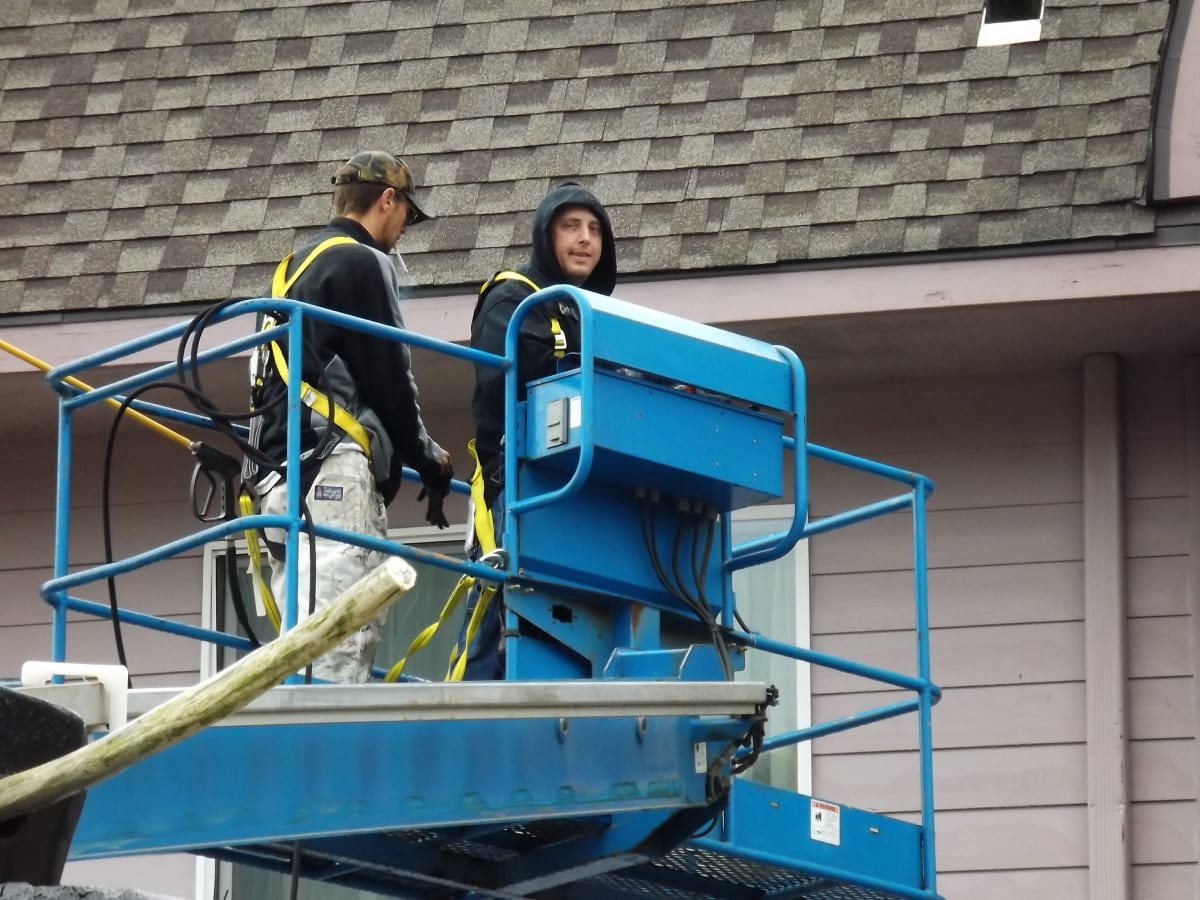 Palace Inn Hotel Exterfior Repaint Lincoln City, OR Gallery Image