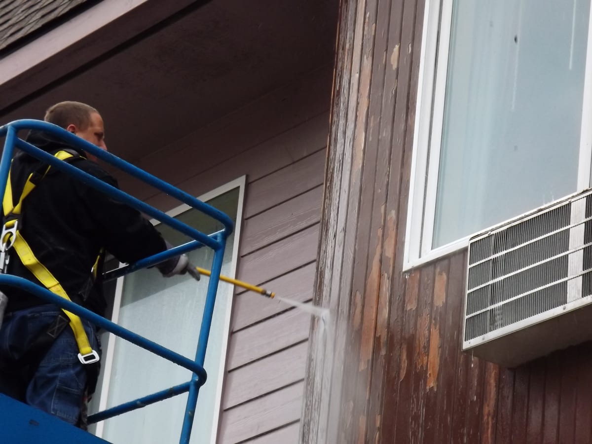 Palace Inn Hotel Exterfior Repaint Lincoln City, OR Gallery Image