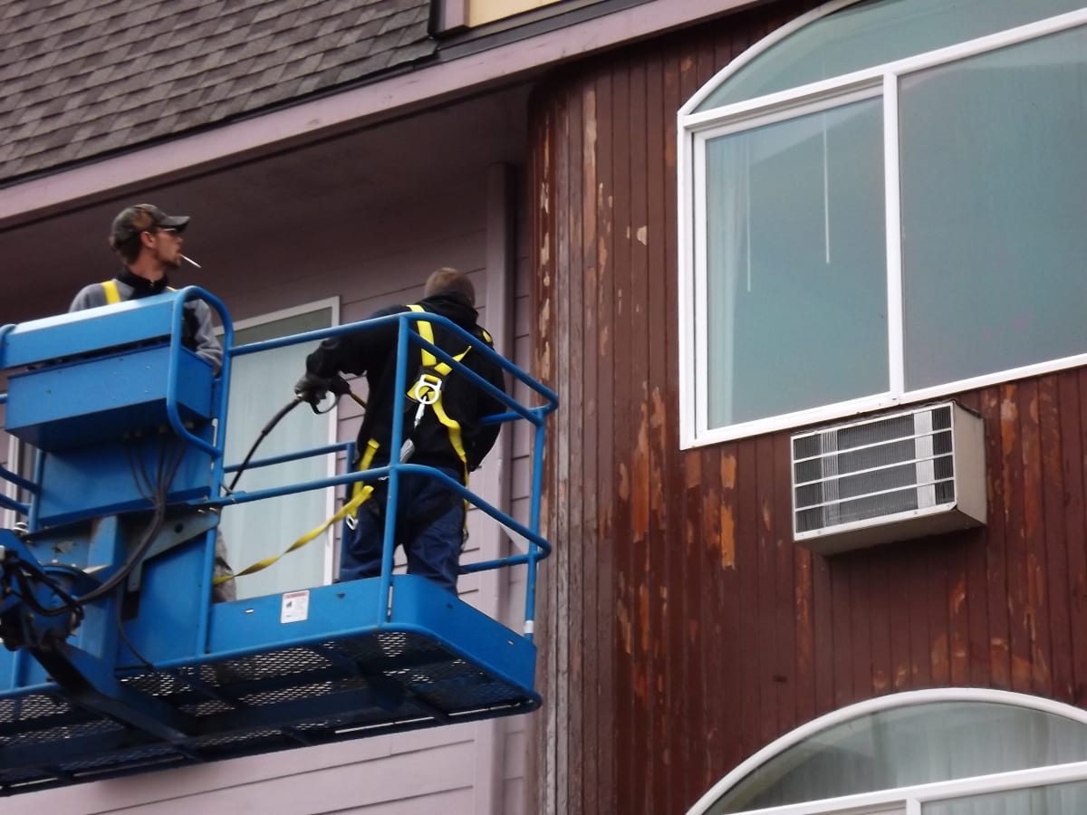 Palace Inn Hotel Exterfior Repaint Lincoln City, OR Gallery Image