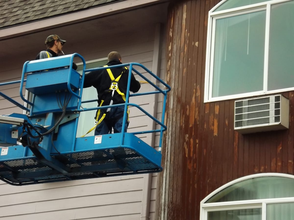 Palace Inn Hotel Exterfior Repaint Lincoln City, OR Gallery Image