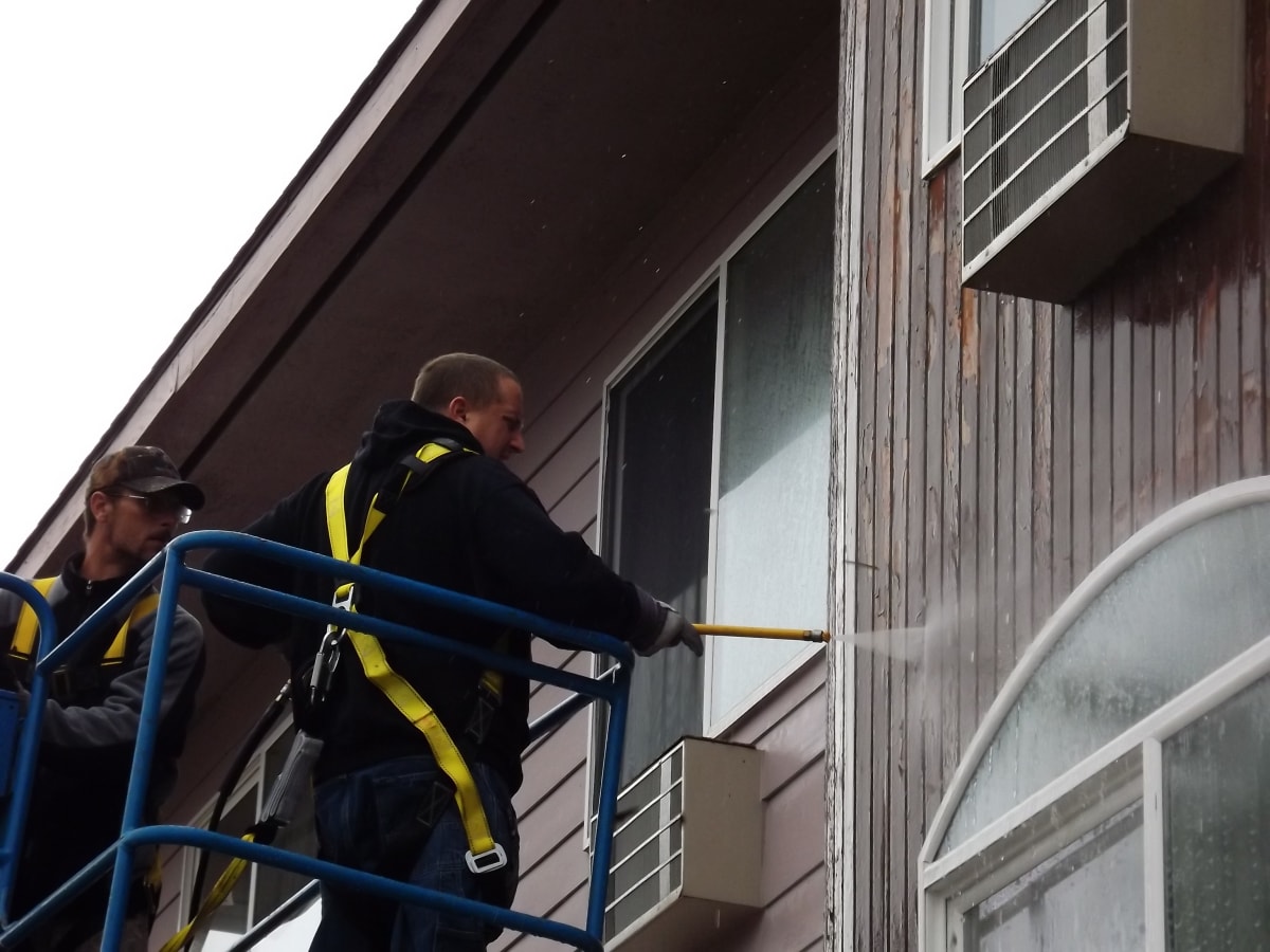 Palace Inn Hotel Exterfior Repaint Lincoln City, OR Gallery Image