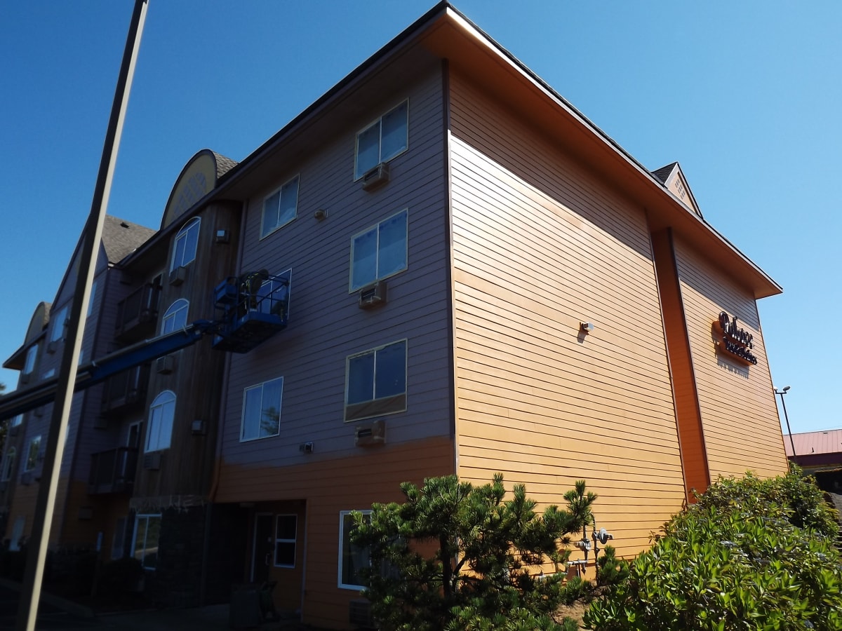 Palace Inn Hotel Exterfior Repaint Lincoln City, OR Gallery Image