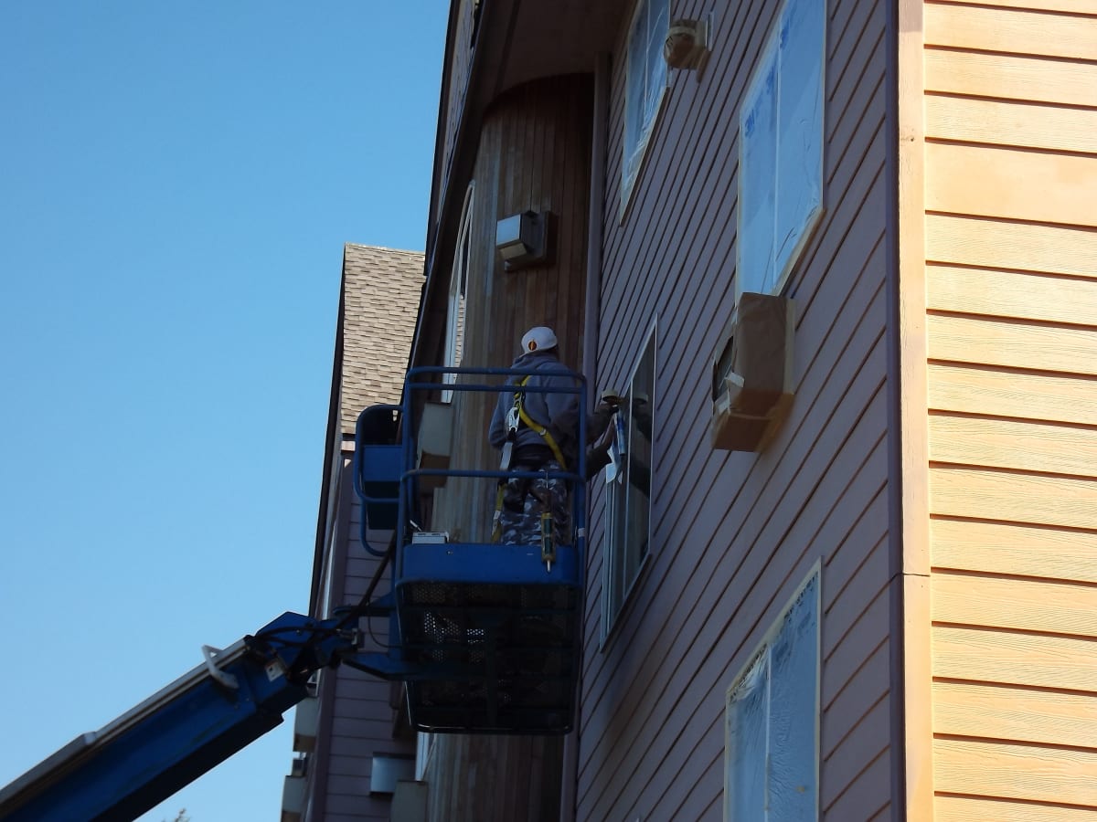 Palace Inn Hotel Exterfior Repaint Lincoln City, OR Gallery Image