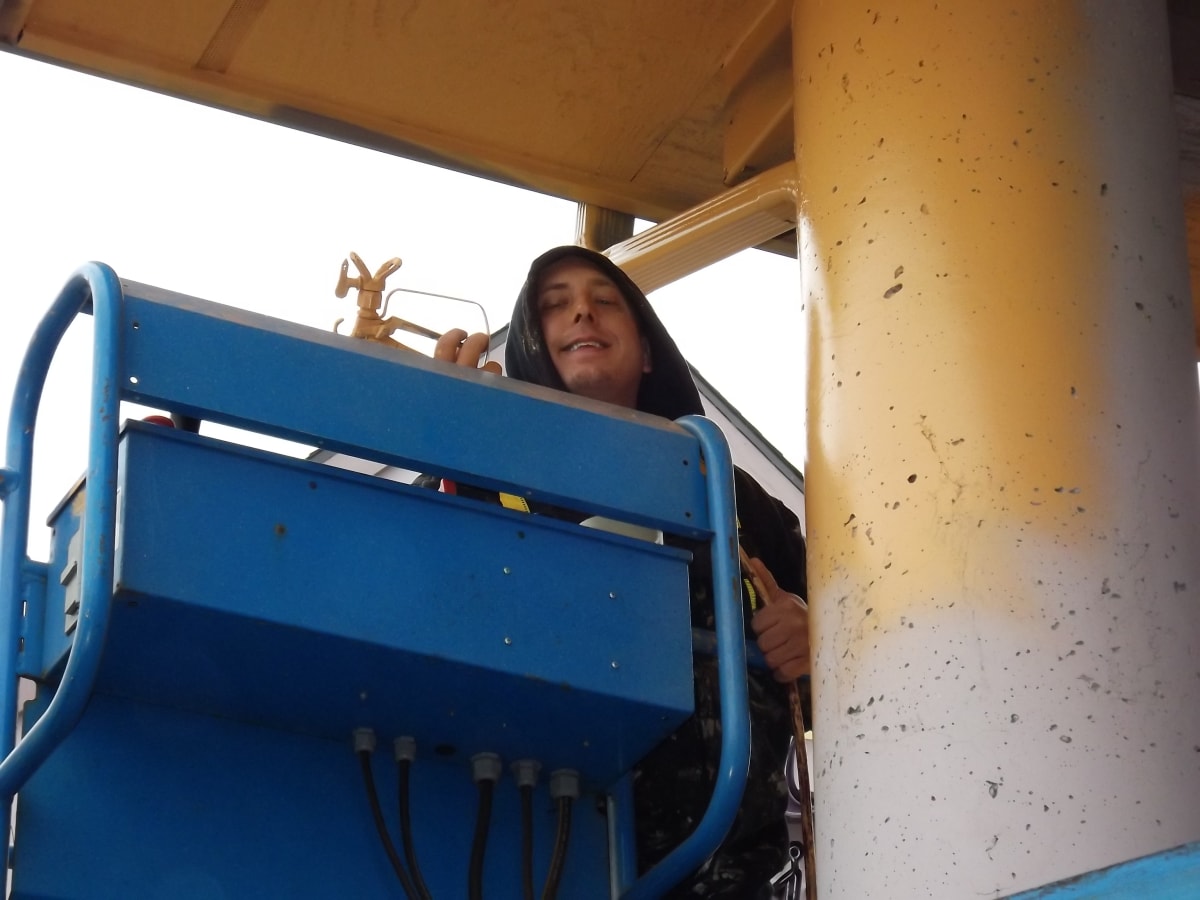 Palace Inn Hotel Exterfior Repaint Lincoln City, OR Gallery Image