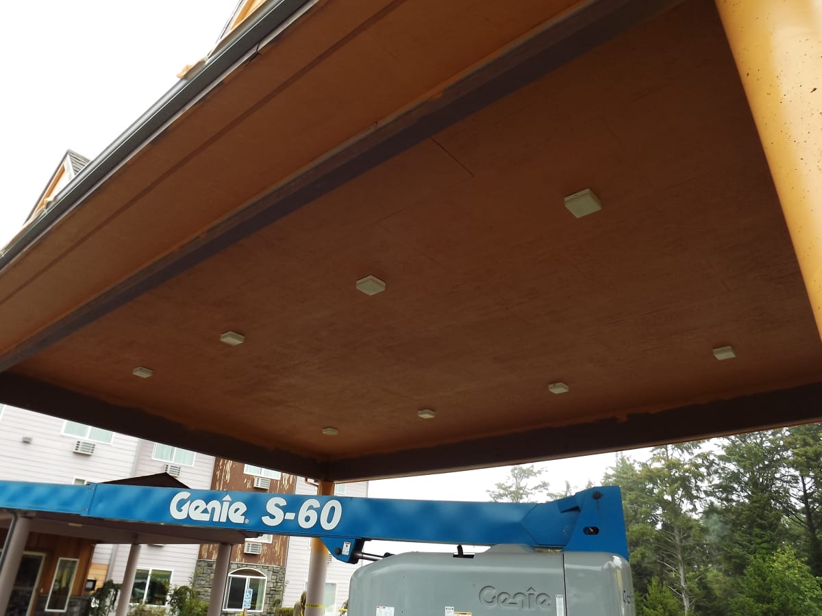 Palace Inn Hotel Exterfior Repaint Lincoln City, OR Gallery Image