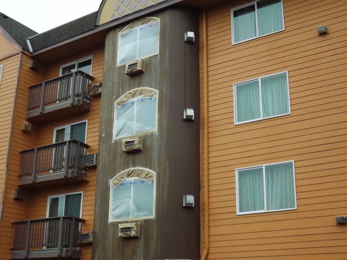 Palace Inn Hotel Exterfior Repaint Lincoln City, OR Gallery Image