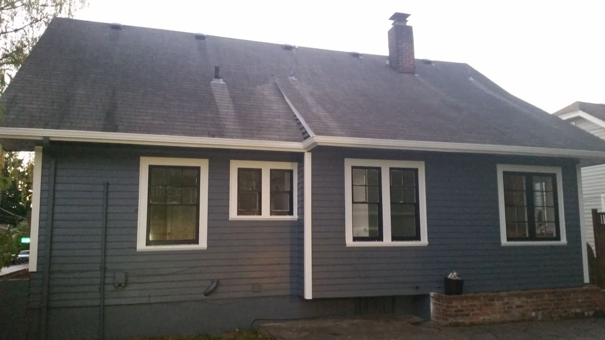 SE Ceasar Chavez Blvd Exterior Repaint 4 Gallery Image