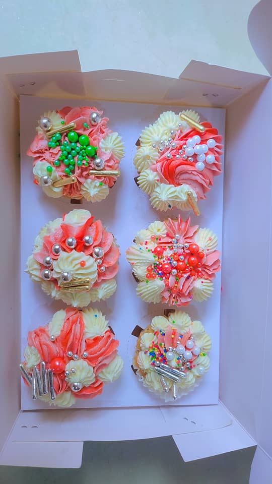 Pearl Rosette Cupcakes