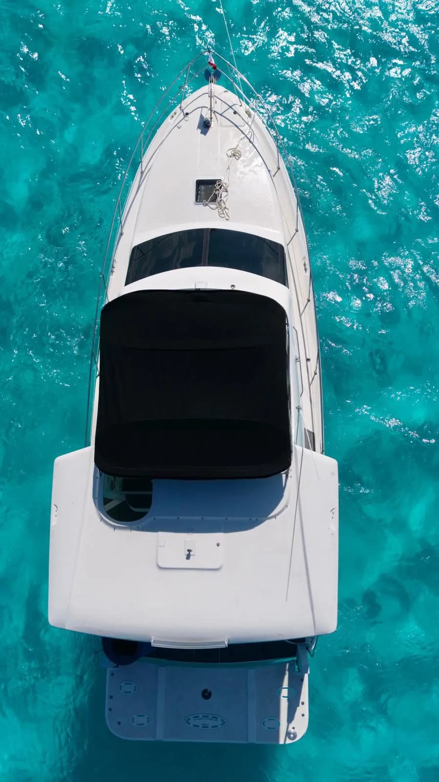 Yacht Explorer available for rental in Cancún 2