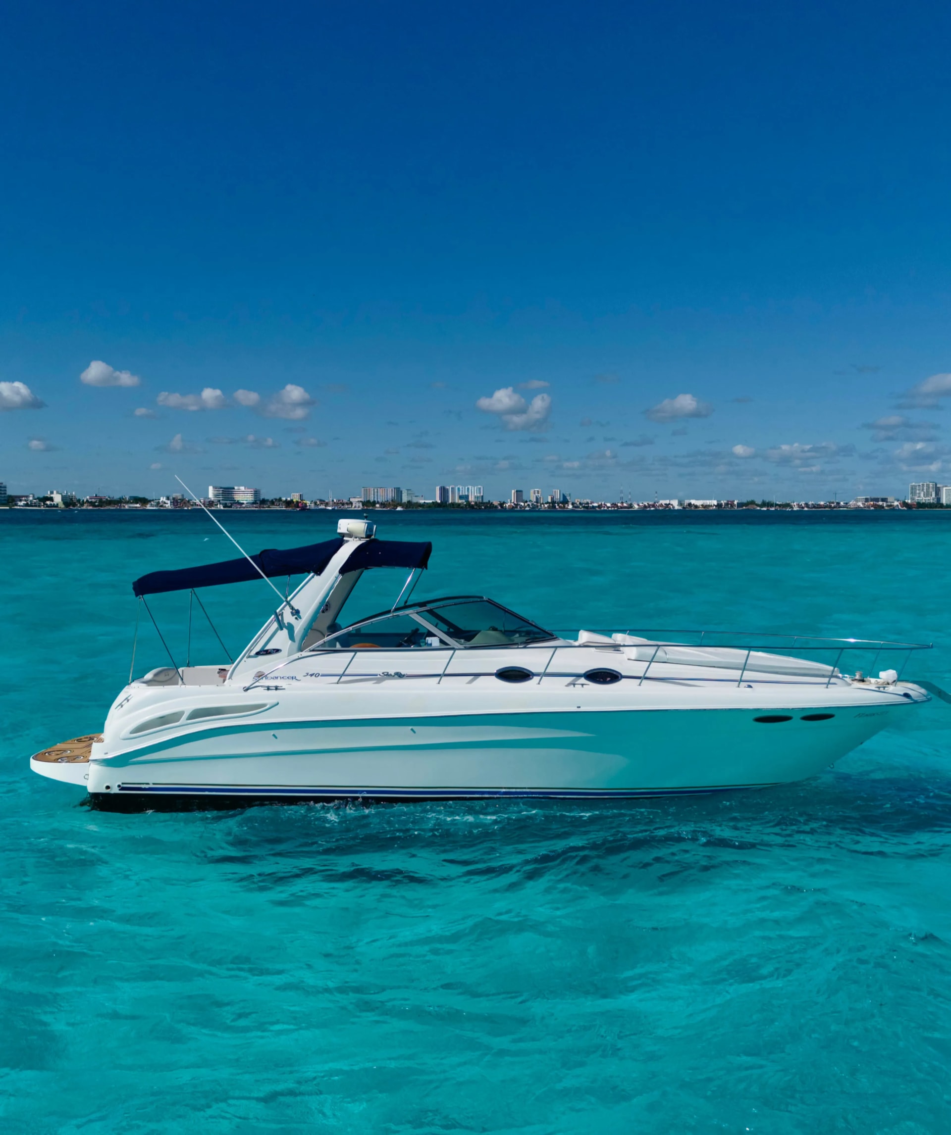 Yate Arina Irina disponible para renta en Cancún 2