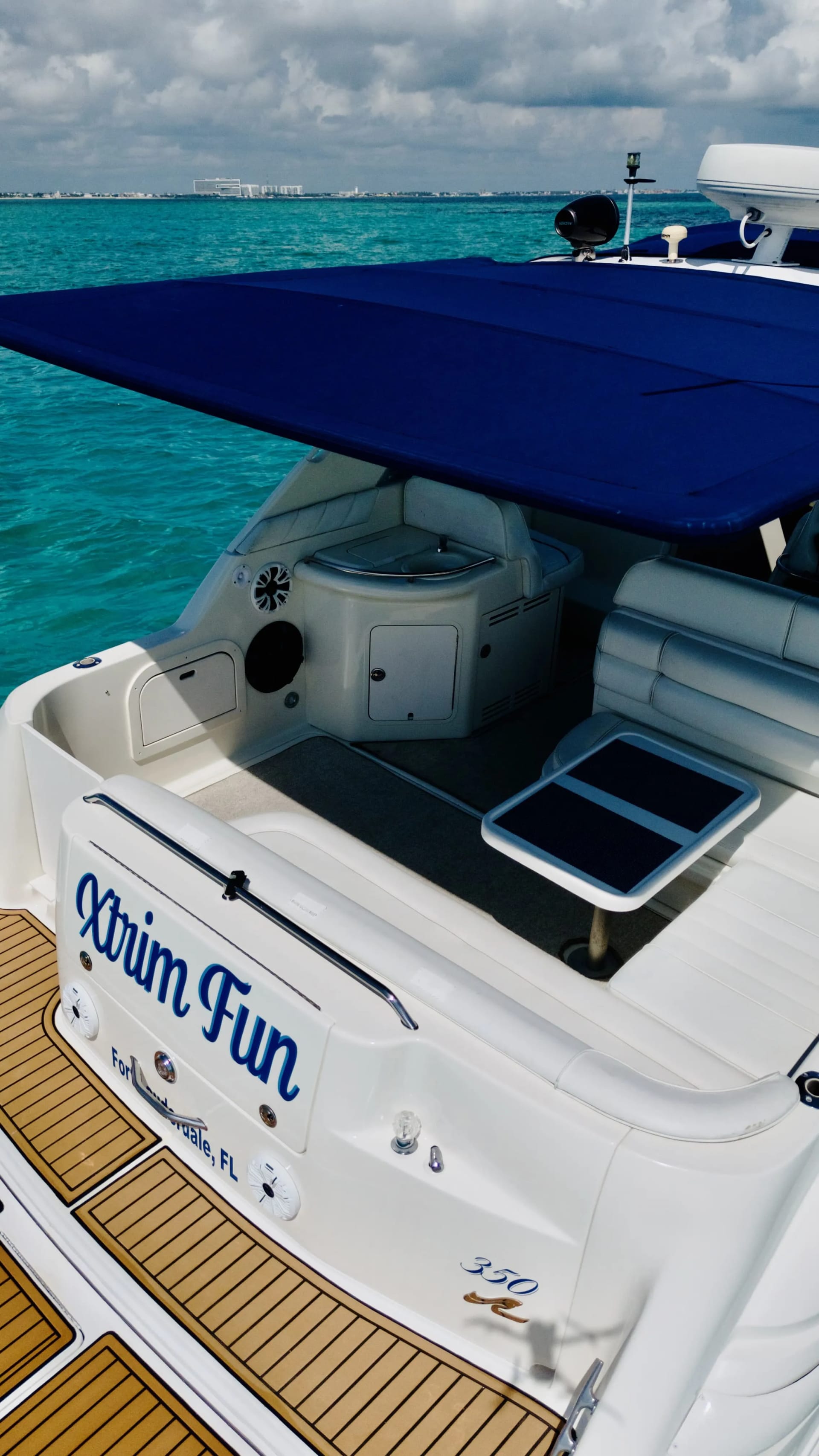 Yacht Xtreme Fun available for rental in Cancún 2