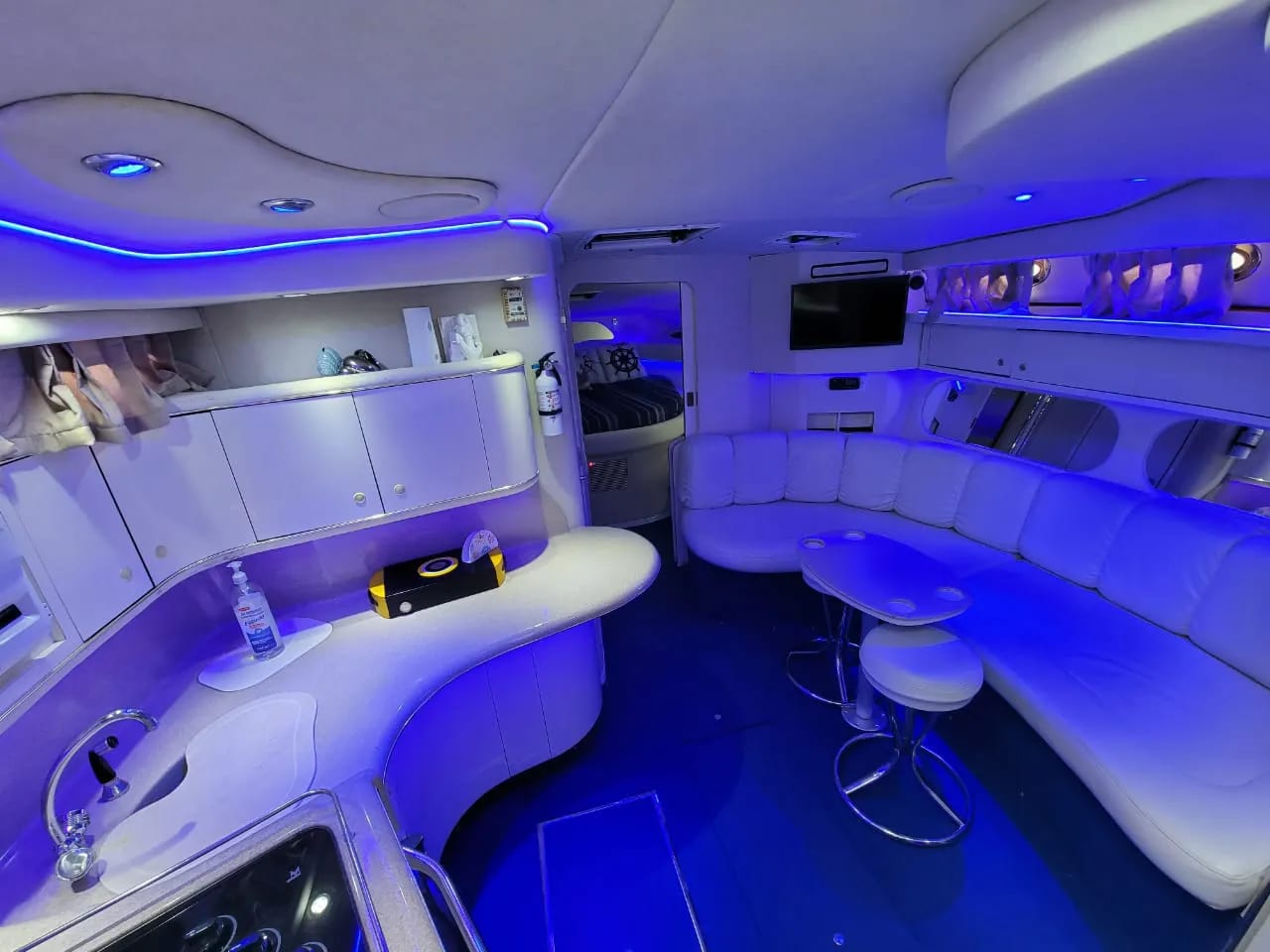 Yacht Princesa Melisa available for rental in Cancún 3