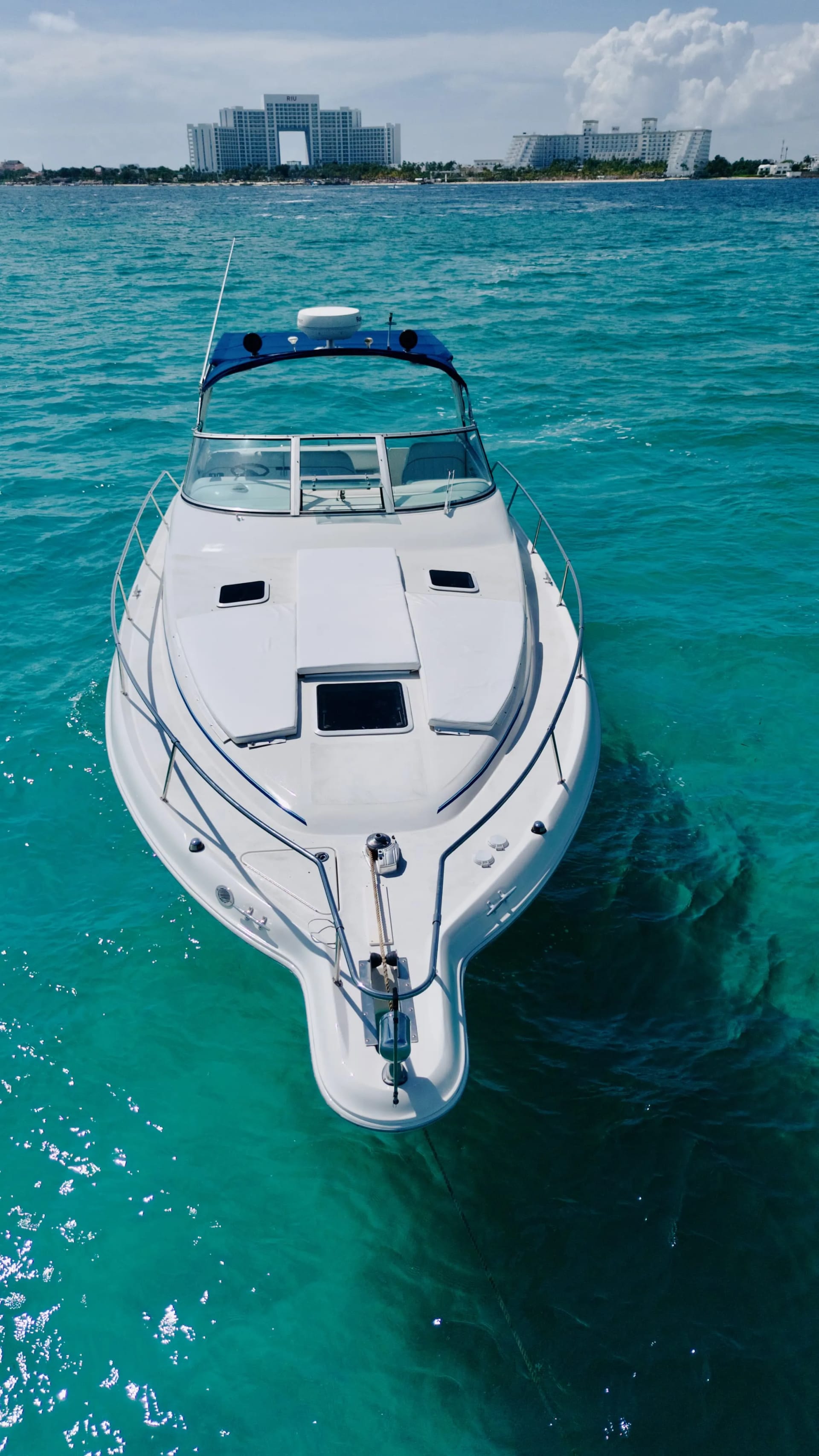Yacht Xtreme Fun available for rental in Cancún 4