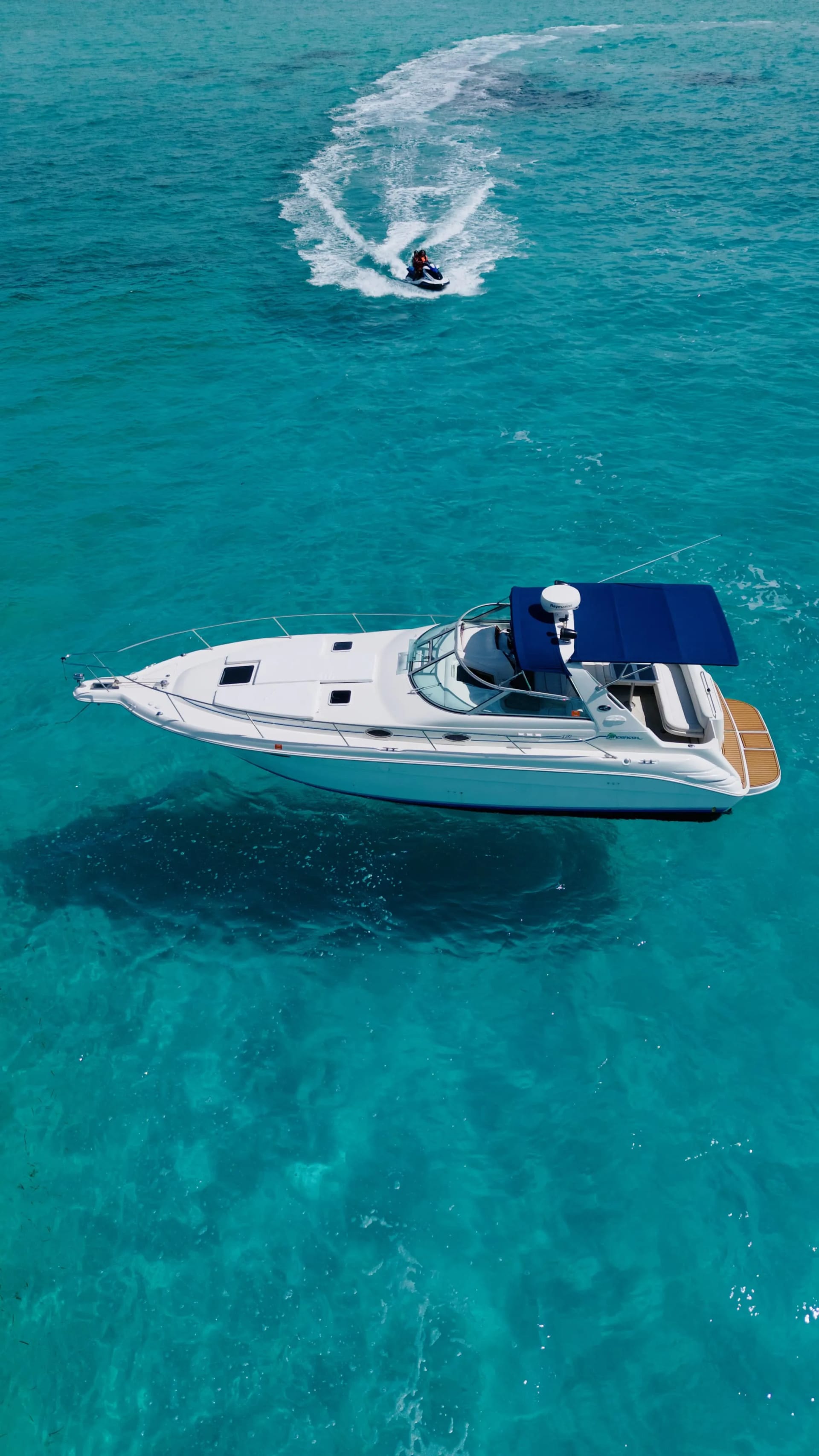 Yate Xtreme Fun disponible para renta en Cancún 6