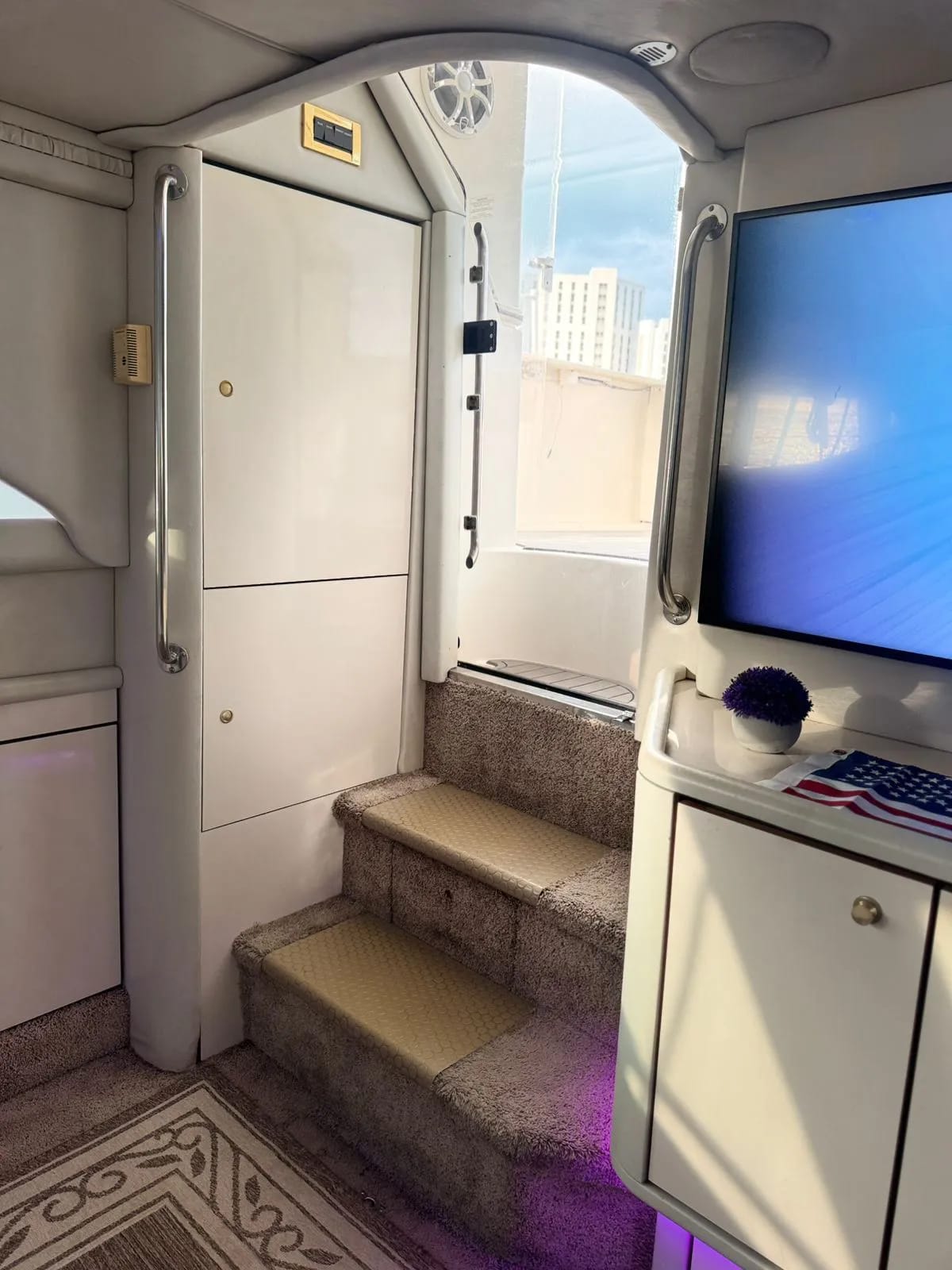 Yacht Explorer available for rental in Cancún 7