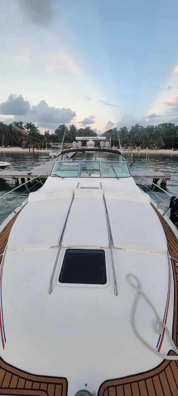 Yate Princesa Melisa disponible para renta en Cancún 8