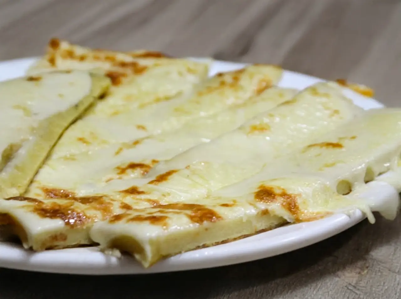 Fainá con muzarella