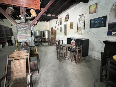 Bodega Vinícola Histórica y Oculta en Surco