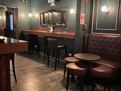 Bar estilo inglés de los años 30 en el centro de Miraflores