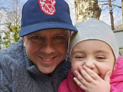 Губернатор Клычков поздравил орловцев с Вербным воскресеньем и выложил фото с дочкой