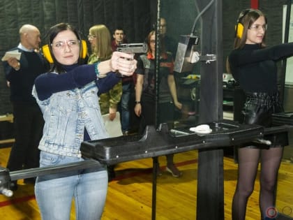 Орловские журналисты приняли участие в товарищеском турнире по стрельбе из пистолета