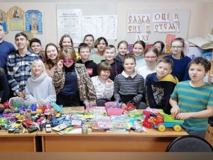 Учащиеся воскресной школы Орла передали подарки сиротам, проходящим лечение