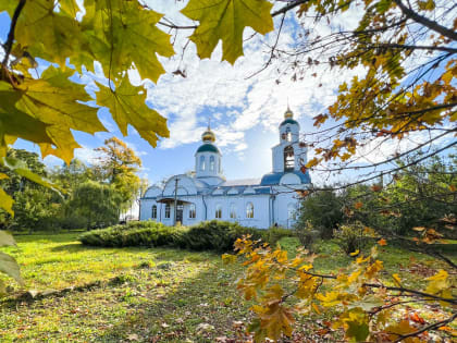 В праздник Покрова Пресвятой Богородицы Архипастырь совершил Литургию в селе Становой Колодезь