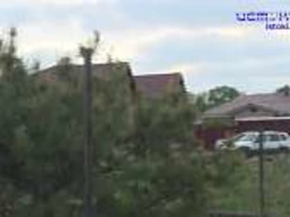 В посёлке Новообразцово кипят очередные страсти. На этот раз они связаны с установкой забора на основной дороге