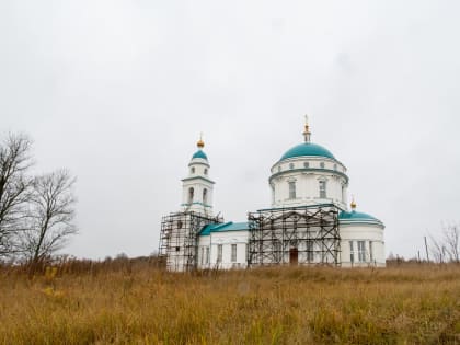 В Неделю 21-ю по Пятидесятнице Владыка Тихон совершил Литургию в Казанском храме села Паслово
