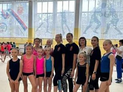 Юные орловские гимнастки тренируются даже летом