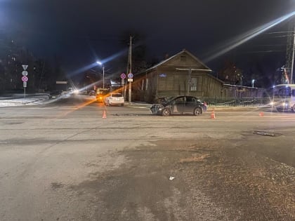 В Орле «Ниссан Тиида» догнал «Ниву»