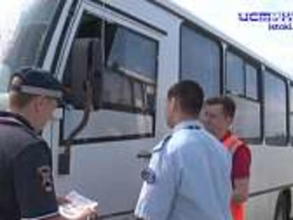 Водитель, пропусти поезд! Твой риск стоит жизни! В Орле в Международный день привлечения внимания к железнодорожным переездам прошла акция, в ходе которой автомобилистам напомнили 