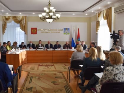 Облсовет решил собраться на сессию 3 марта: ни в часе контроля, ни в правительственном часе нет Красного моста