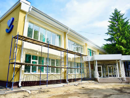 Клычков потребовал жесткого контроля за ремонтом Кромской ЦРБ