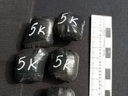 В Орле задержали мужчину, который планировал сбыть крупную партию наркотиков