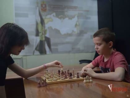 В Орле дети сотрудников вневедомственной охраны сыграли в шахматы