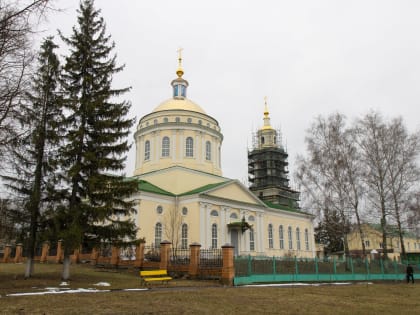 Архипастырь совершил третье чинопоследование Пассии в Успенском (Михаило-Архангельском) соборе Орла