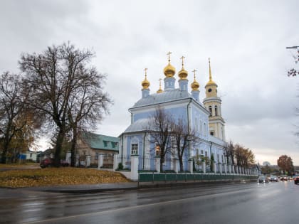 В канун Недели 21-й по Пятидесятнице Архипастырь совершил всенощное бдение в Ахтырском кафедральном соборе